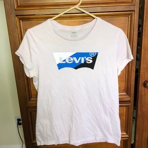Women’s Levi’s T-Shirt